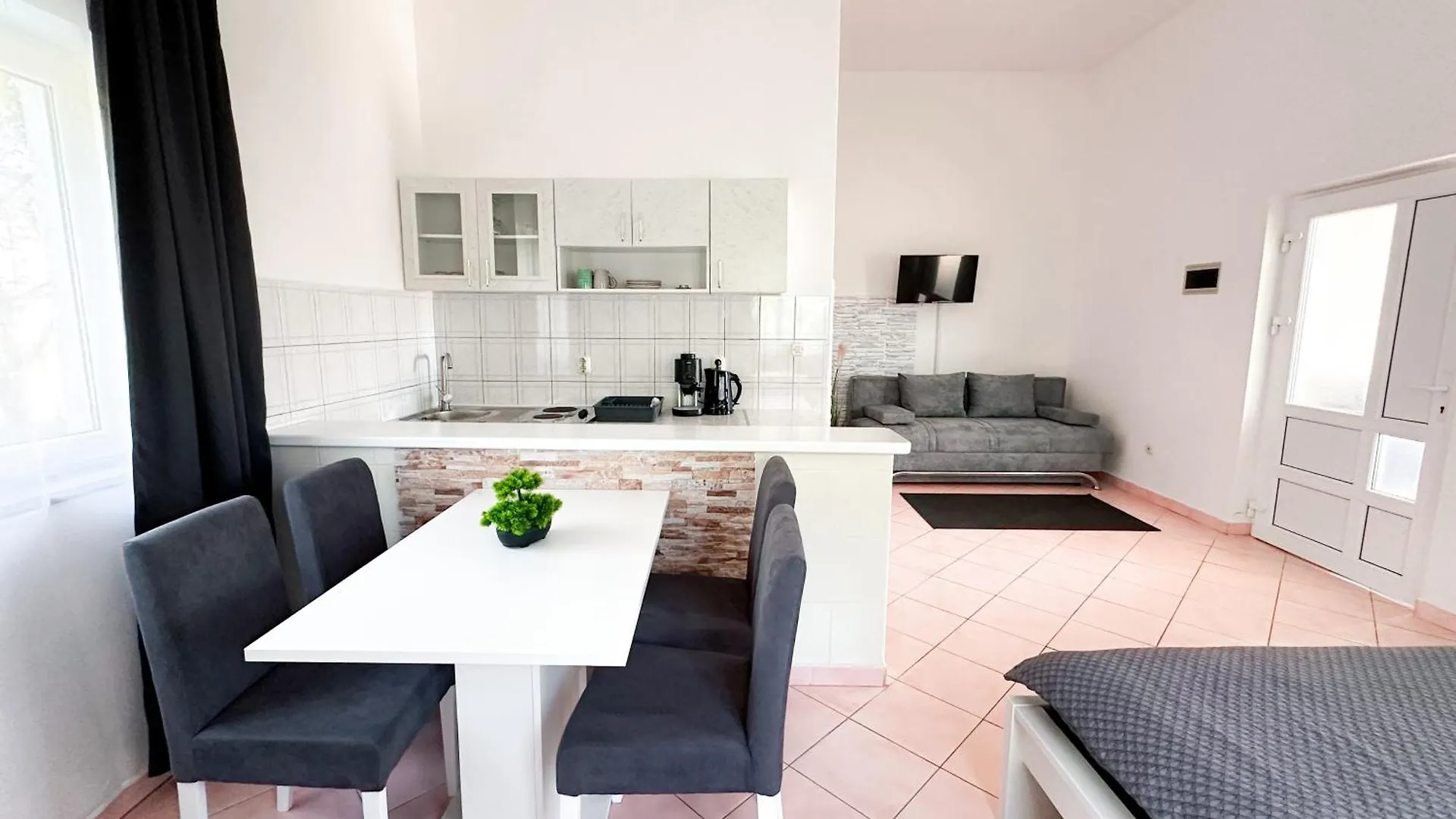 Sunside Apartments Πούλα