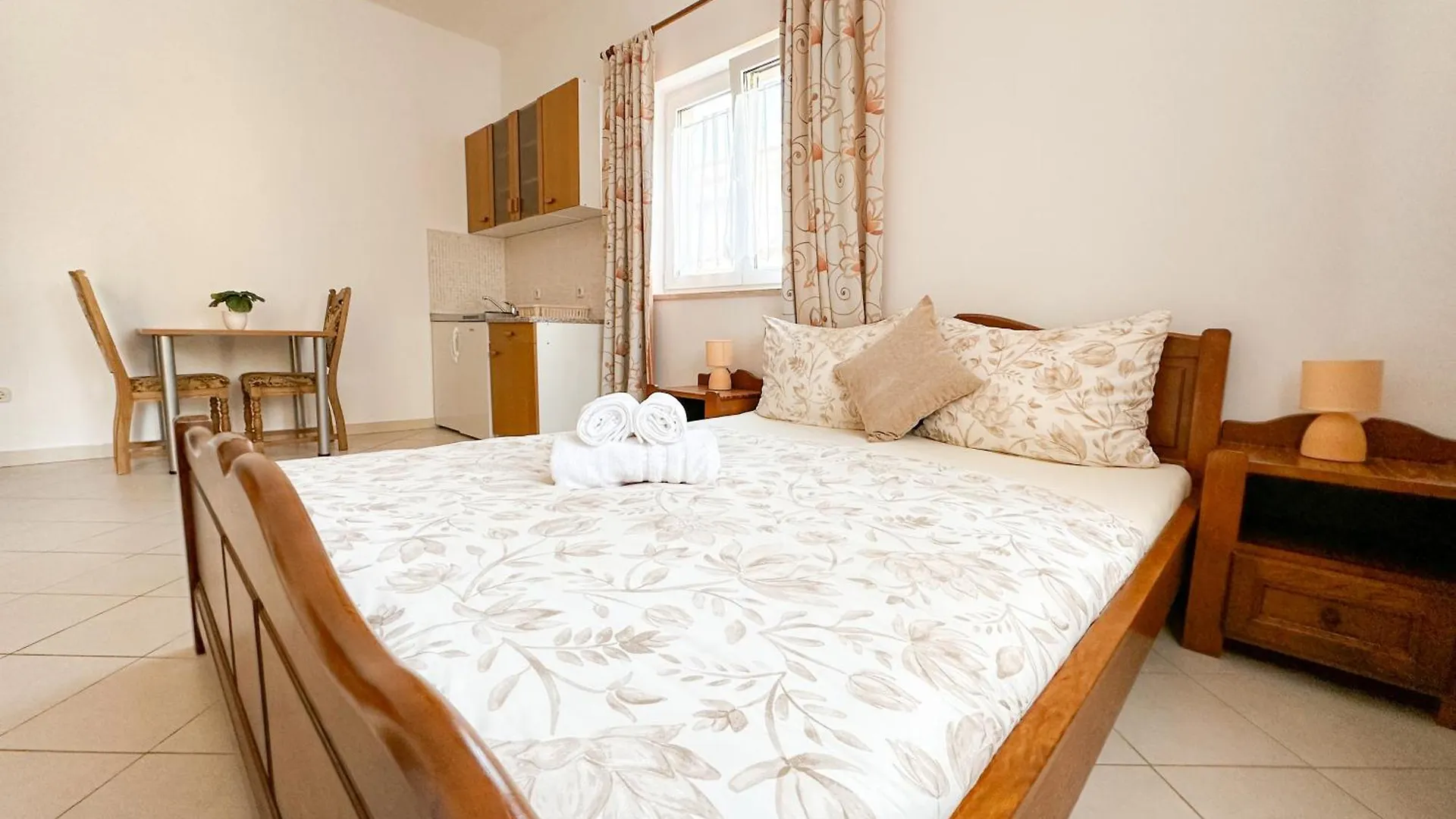 Sunside Apartments Πούλα