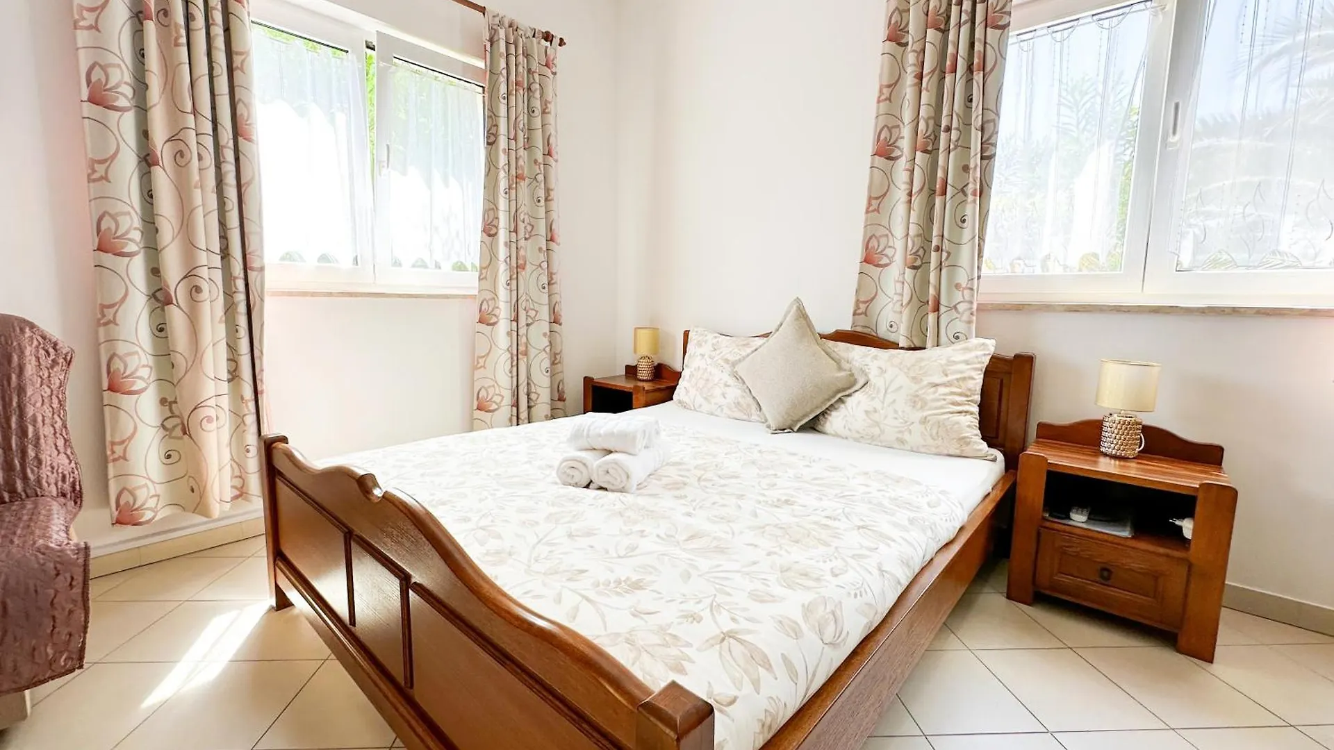 Sunside Apartments Πούλα 0*,